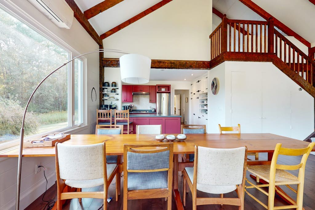 Outdoor enthusiast's dream with designer interior & Mt. Equinox views