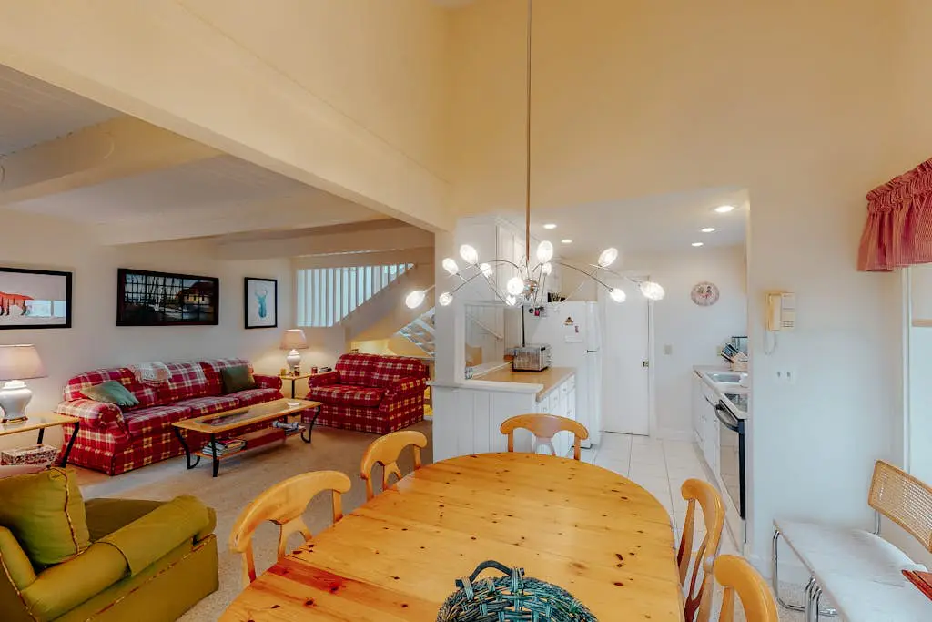 Bromley Village - Clovers 767A