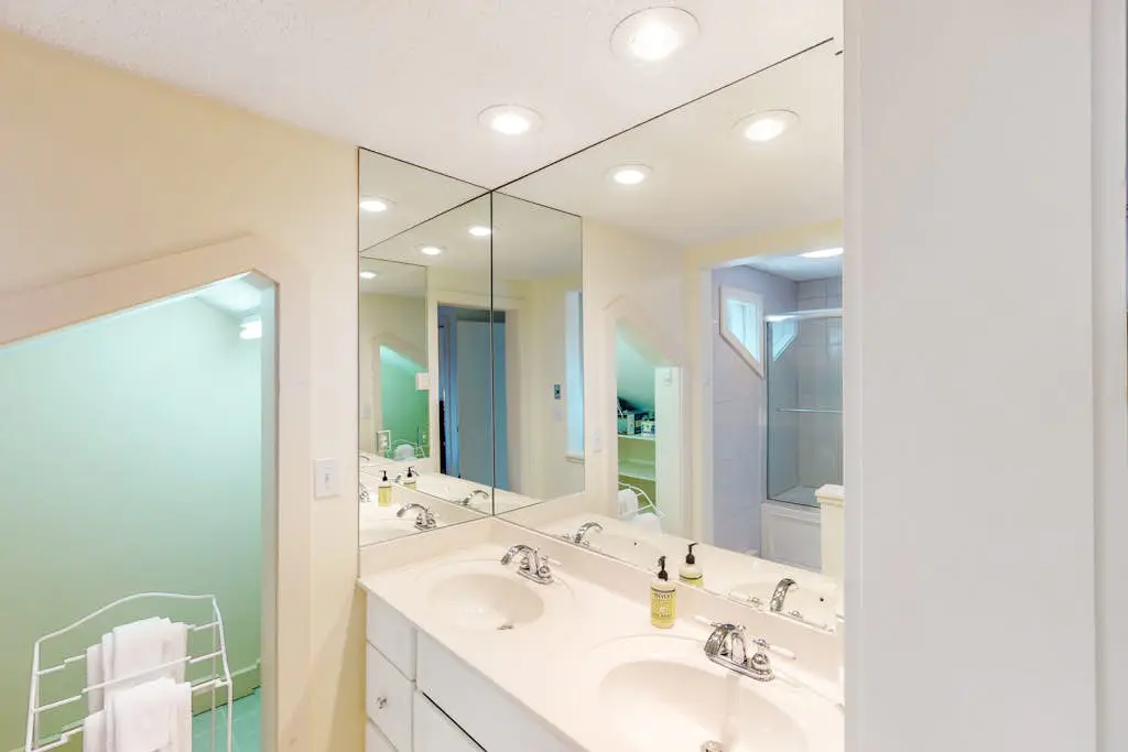 Bromley Village - Clovers 767A
