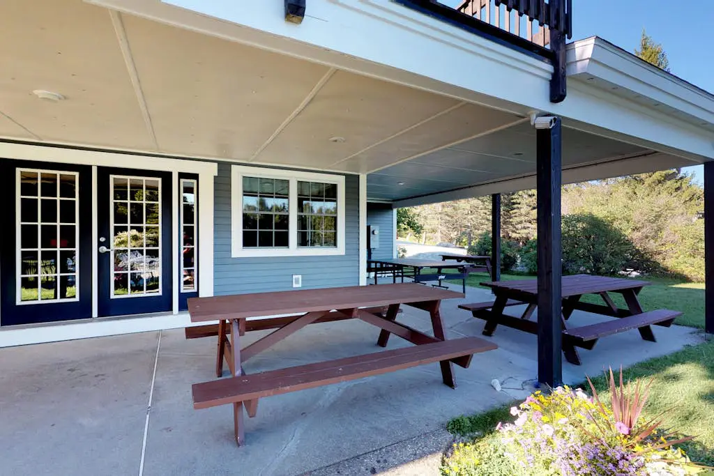 Bromley Village - Clovers 767A