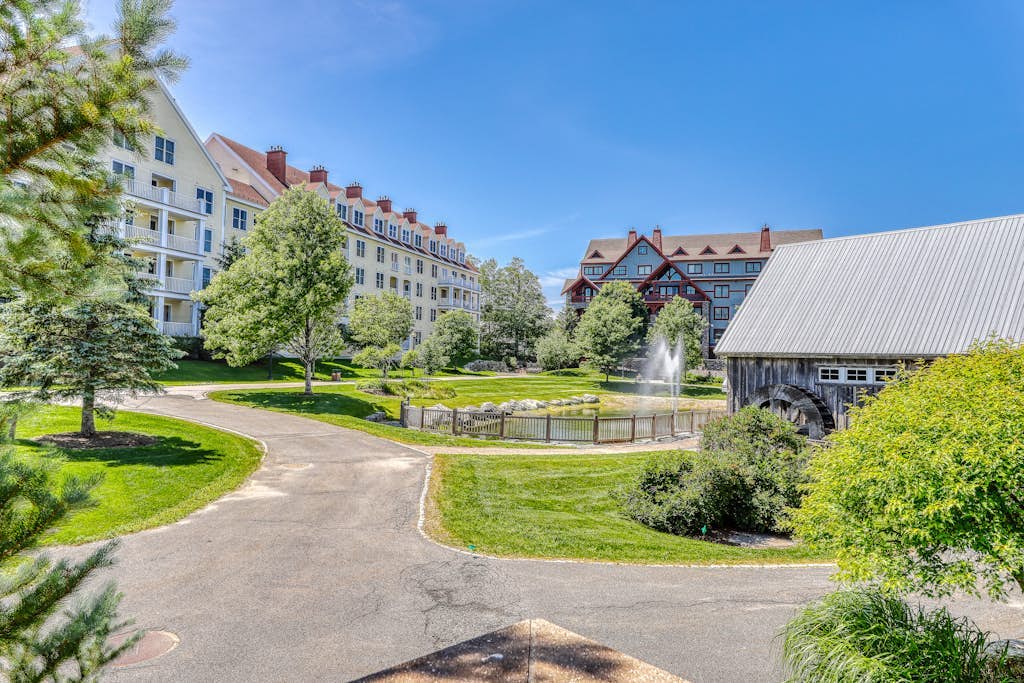 Mountain View Condo with Fast WiFi, Shared Hot Tub, & Resort Amenities