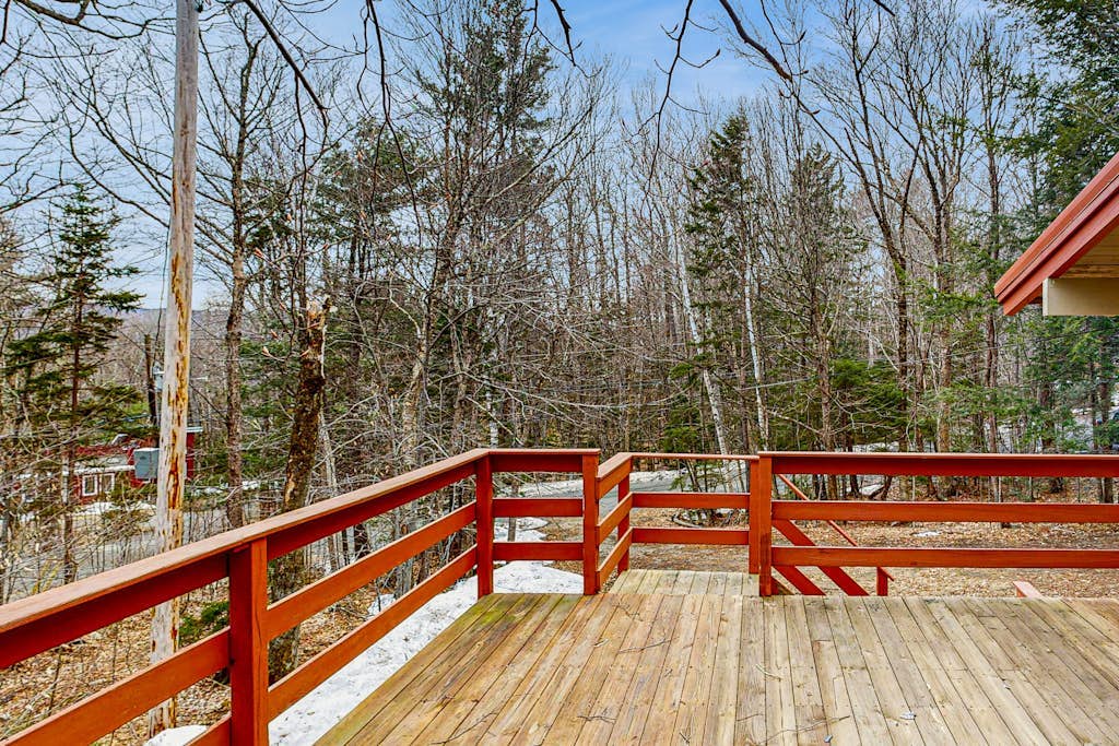 Cozy house w/ clubhouse heated pool, fireplace, balcony, jacuzzi, w/d, wifi