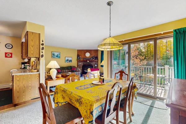 Ski in/ski out condo w/ pond & mtn views, fireplace, tennis courts & w/d