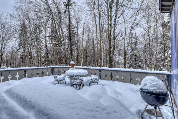 Dog-friendly chalet w/ deck, & outdoor firepit - close to Mt. Snow