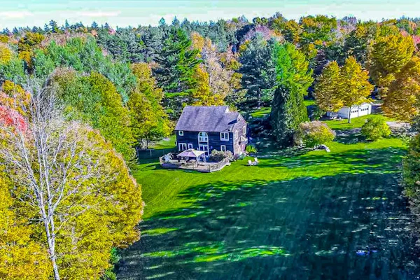 Idyllic lodge on 16-acres with fire pit & amazing views of Mt Snow- near skiing