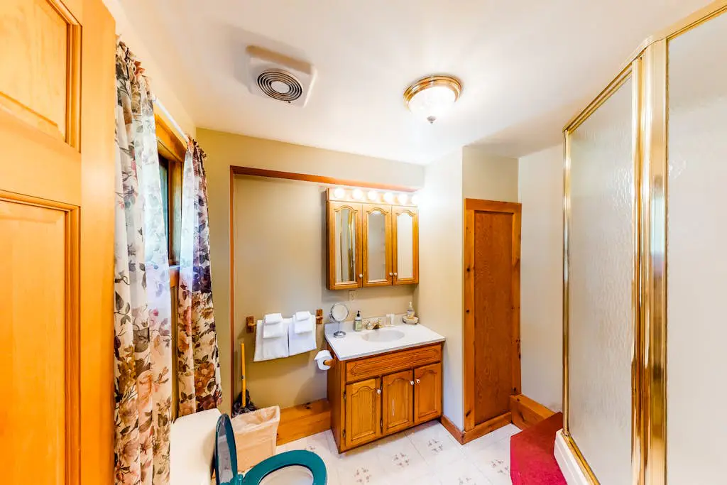 Lake Eden Escape
