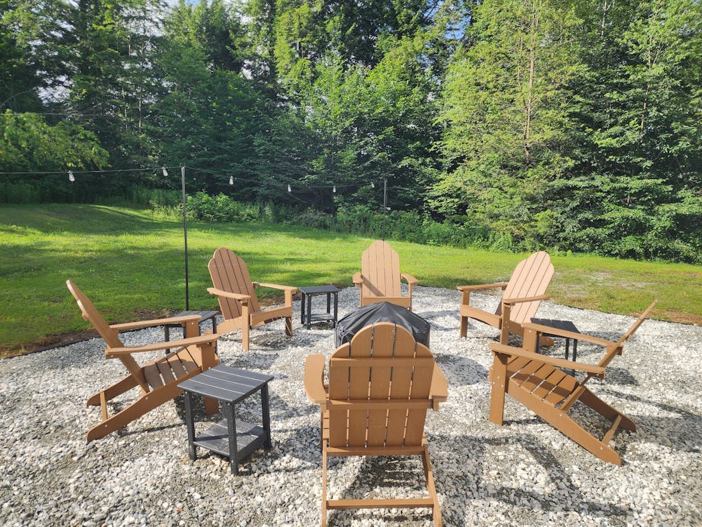 Elegant house in quiet neighborhood, close to ski mountains, gas fireplace, wifi