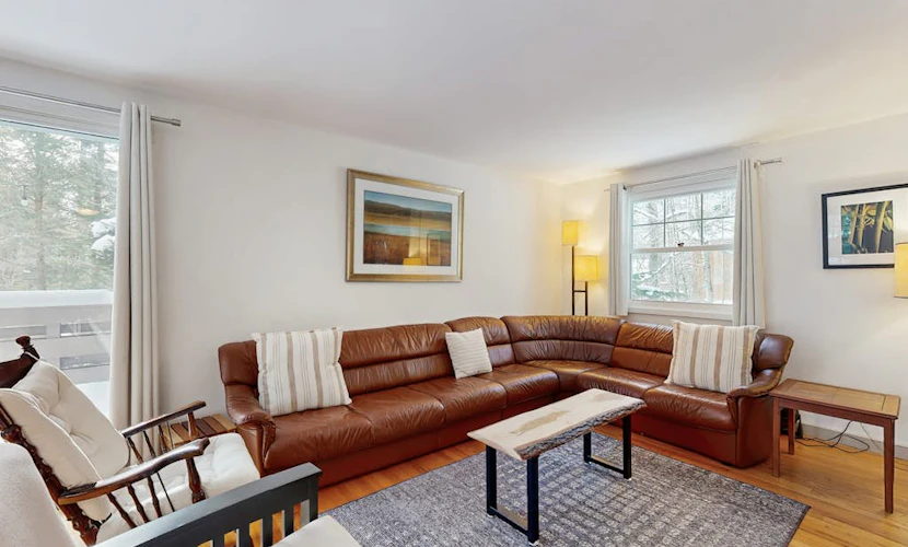 Cozy chalet w/ woodstove, bbq, firepit, w/d, a/c, Chimney Hill Clubhouse access