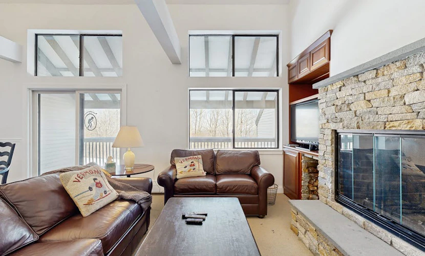 Ski-in/ski-out condo w/ mountain & ski views, shared pool & tennis, balcony, w/d