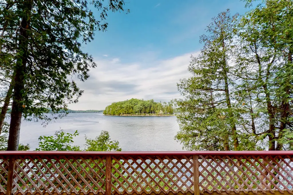 Oak - Waterfront Cottage on Private Island in Lake Champlain