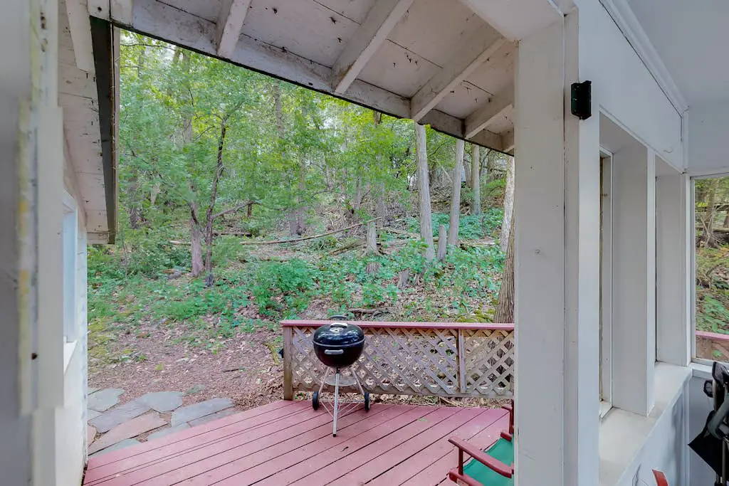Oak - Waterfront Cottage on Private Island in Lake Champlain