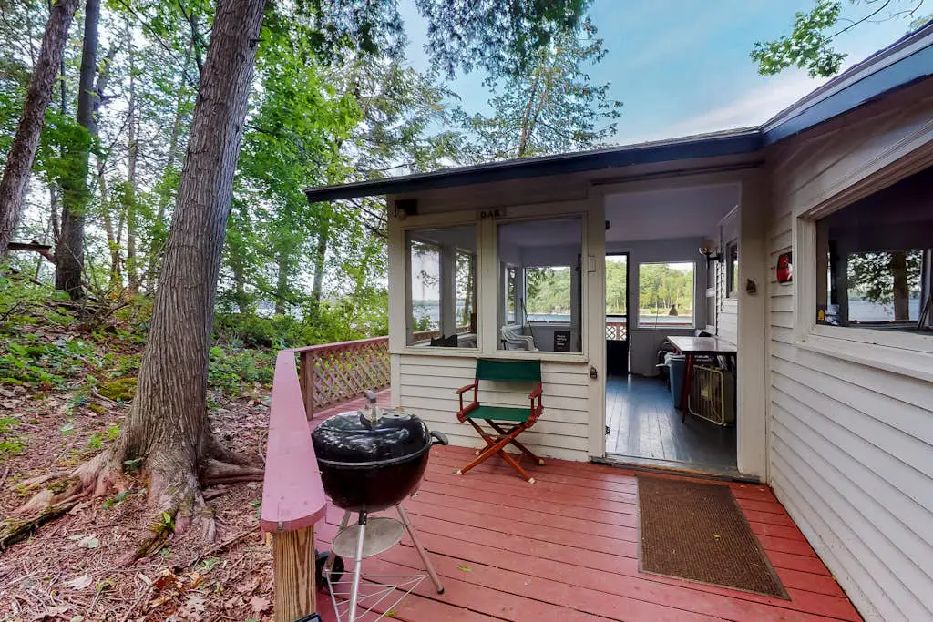 Oak - Waterfront Cottage on Private Island in Lake Champlain