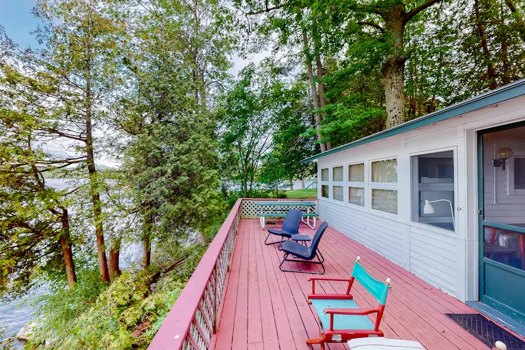Oak - Waterfront Cottage on Private Island in Lake Champlain