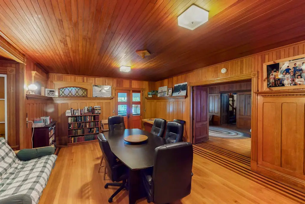 Maple - Private Island Retreat on Lake Champlain