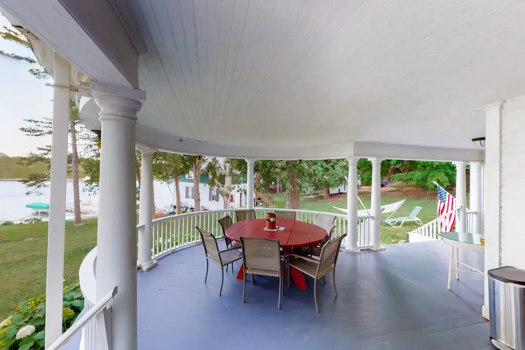 Maple - Private Island Retreat on Lake Champlain