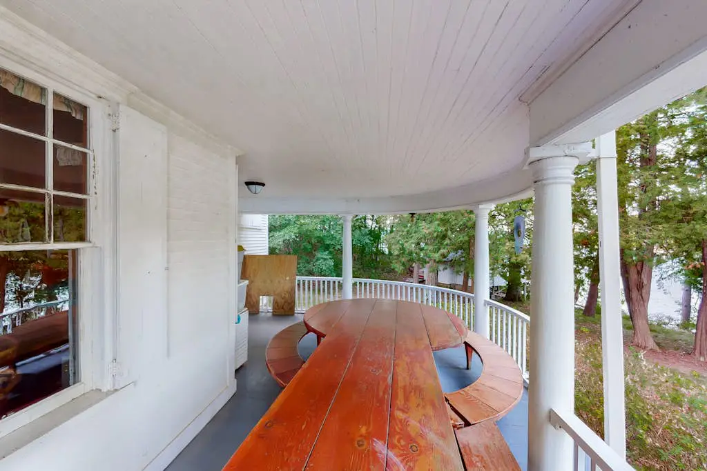 Maple - Private Island Retreat on Lake Champlain