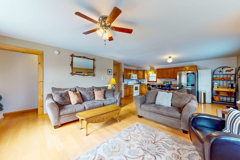 Serene dog-friendly nature retreat with large deck - near skiing, hiking & golf