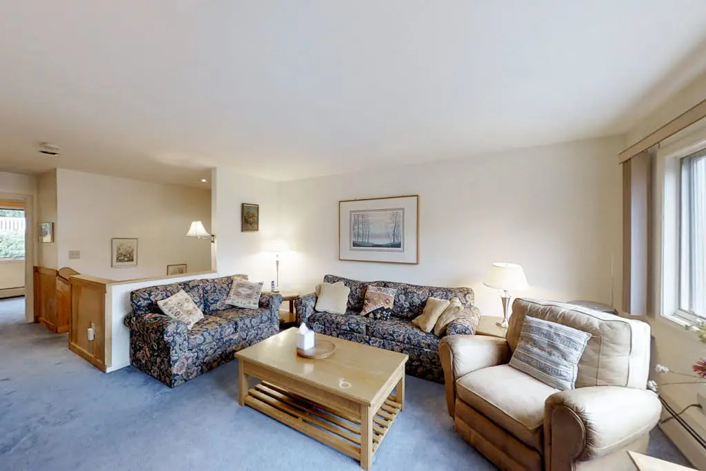 Mountainside Resort K105
