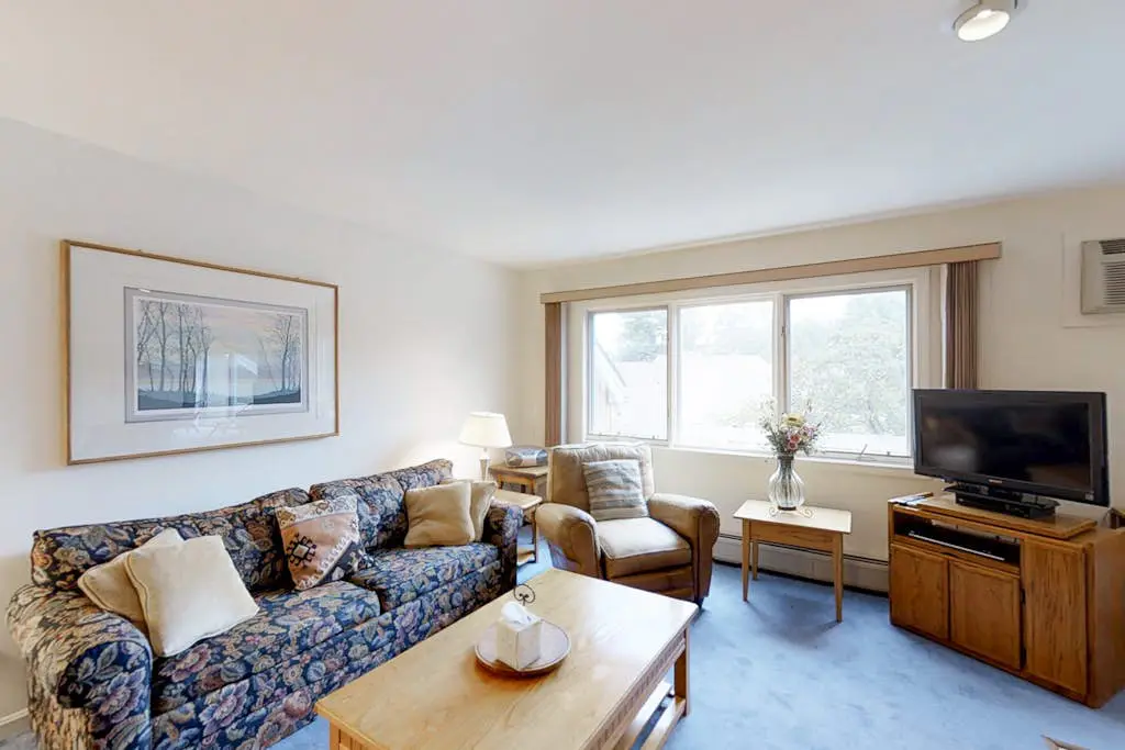 Mountainside Resort K105