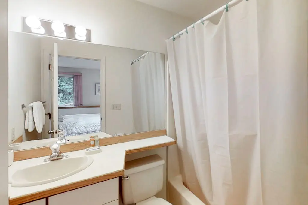 Mountainside Resort K105