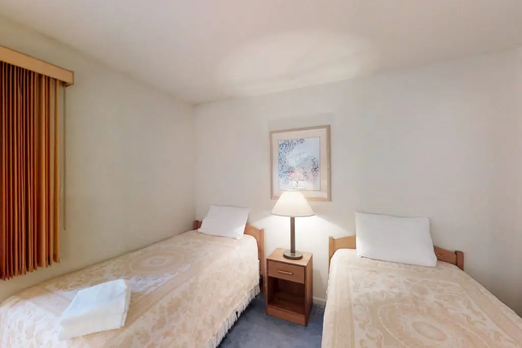 Mountainside Resort K105