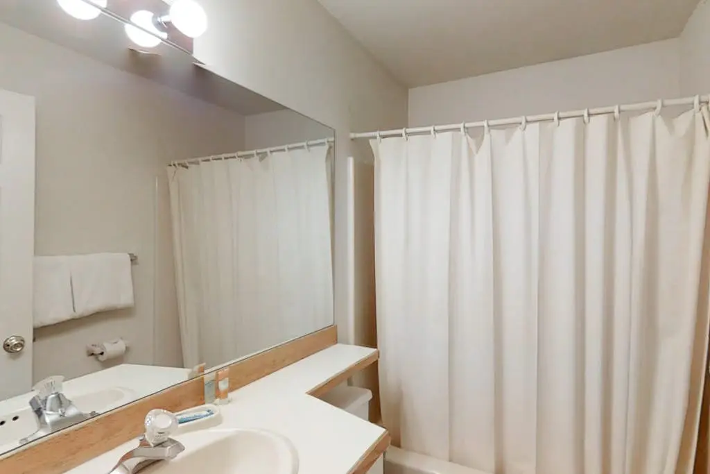 Mountainside Resort K105
