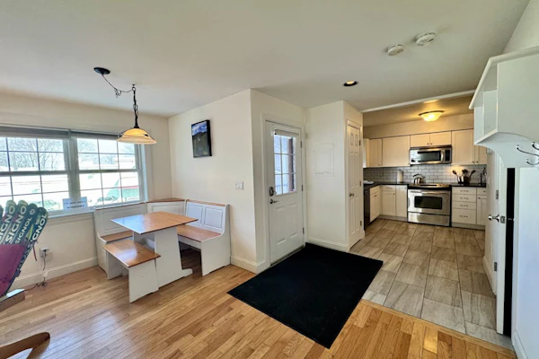 Clean & Bright Condo near Slopes & Lakes with Amazing Walkable Locale