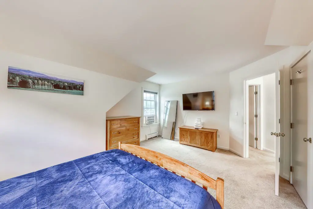 Cozy Stowe Village Retreat
