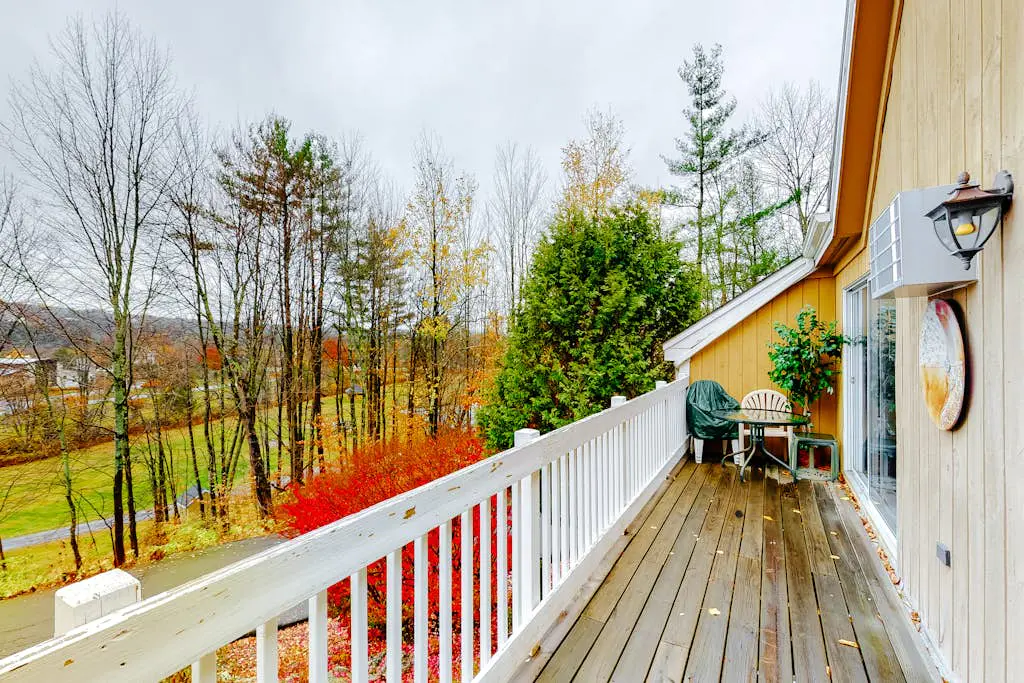 Mountainside Resort J203