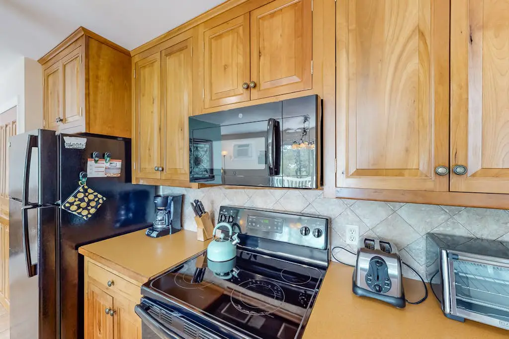 Mountainside Resort J203