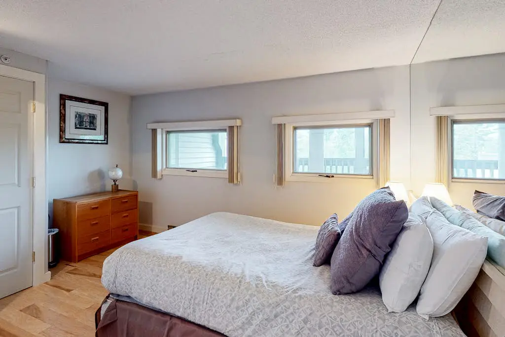 Mountainside Resort B202
