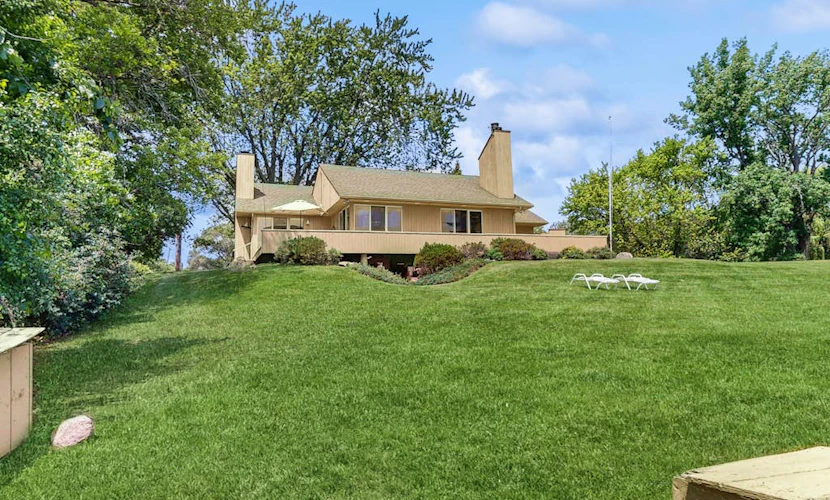 Dog-friendly, home on Lake Champlain with panoramic views of the Green Mountains