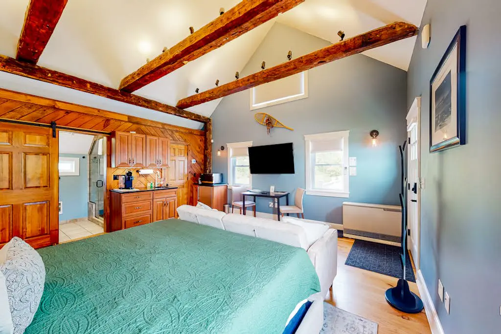 The Lodge - Suite #3