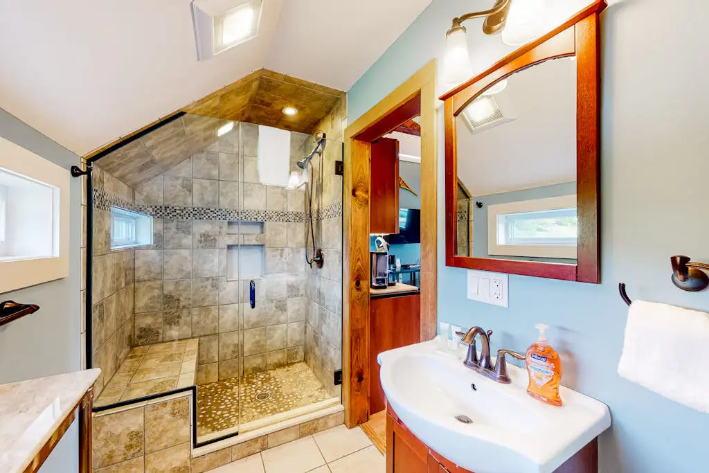 The Lodge - Suite #3