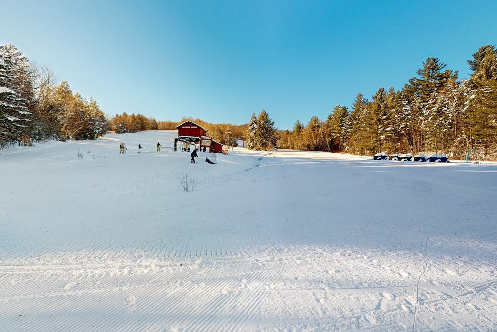 Ski-in/ski out  your back door townhouse w/ tennis court
