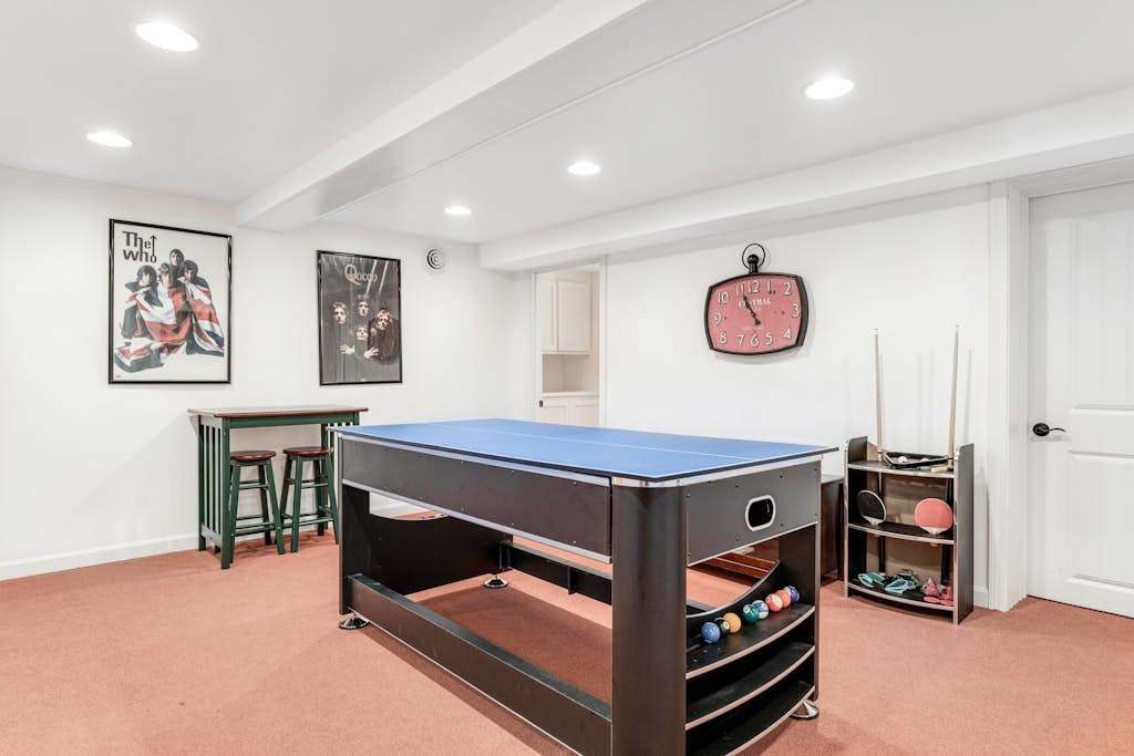 Dog-friendly lake escape with sunroom, high-speed WiFi, water views & central AC