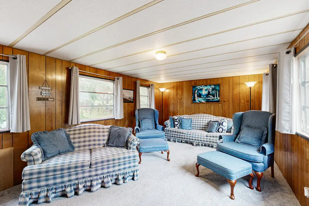 Cozy Dennis Retreat