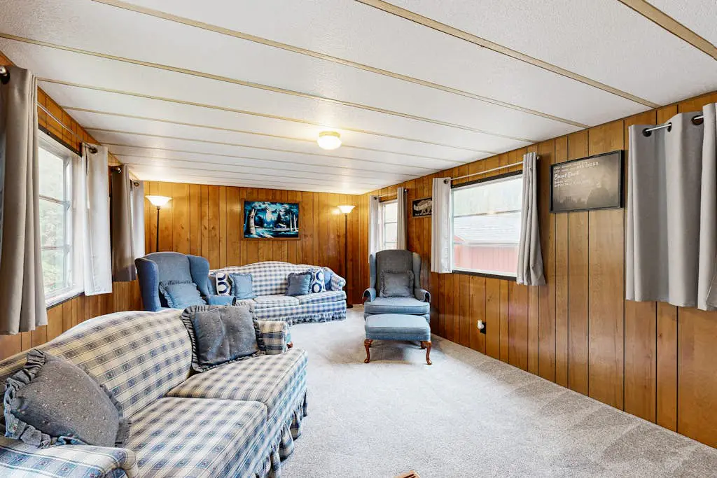 Cozy Dennis Retreat