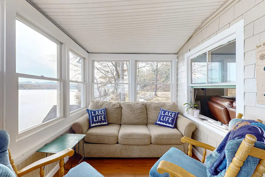 Lakefront Living