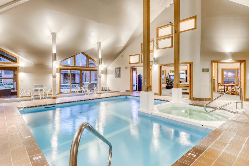 Trail Creek 41 | Condo in Killington near lifts/hiking with pool & rec room