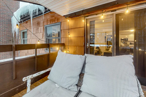 Ski getaway with pool, sauna, covered balcony, W/D access, & internet