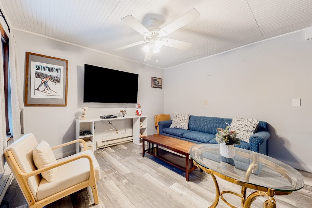 Ski getaway with pool, sauna, covered balcony, W/D access, & internet