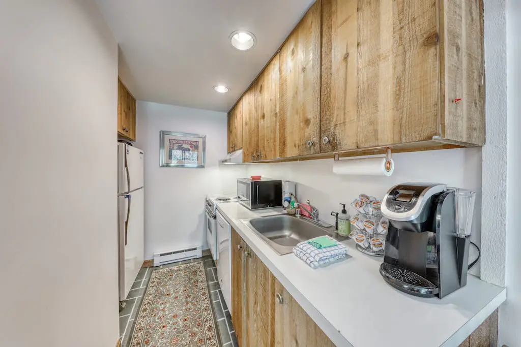 Cozy Mountainside Condo