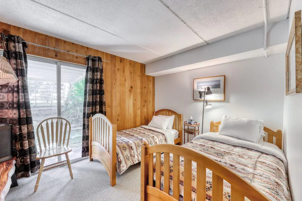 Cozy Mountainside Condo