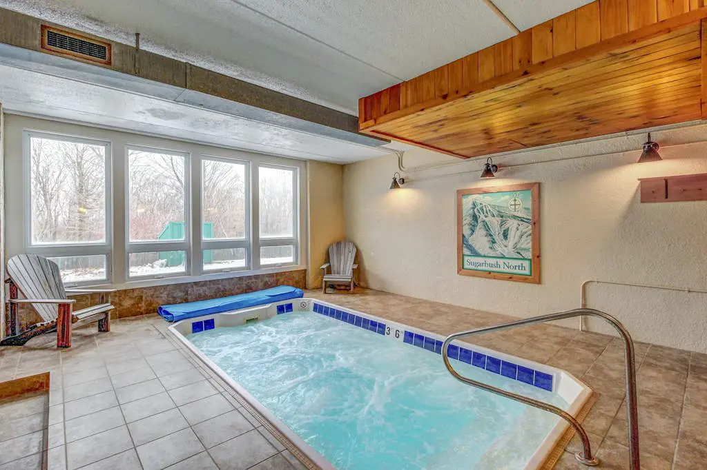Cozy Mountainside Condo