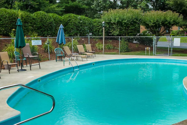 Deere Run townhouse with private sauna, jetted tub & AC - pool & tennis