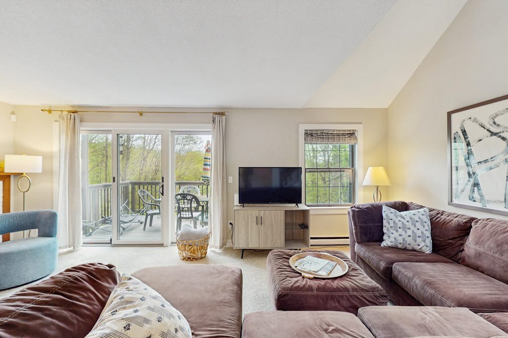 Inviting three-story condo with decks  - near the Quechee Club