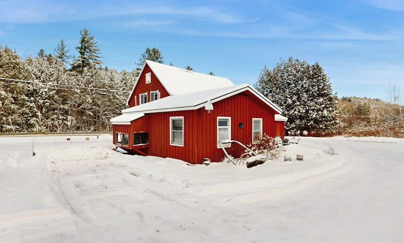 Comfortable condo w/ mountain & ski views, central a/c, patio & BBQ, w/d, wifi