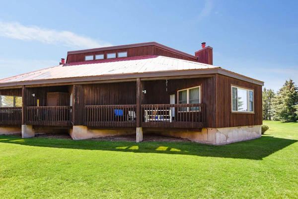 Dog-friendly studio with mountain views - near lakes, golf, Wolf Creek ski area