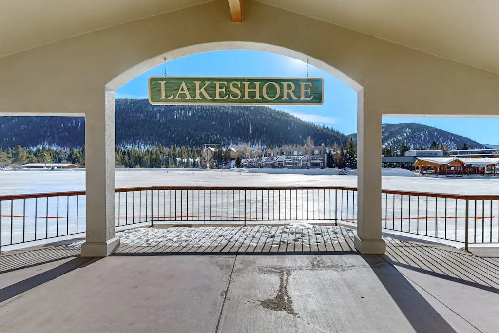Lakefront Keystone Studio